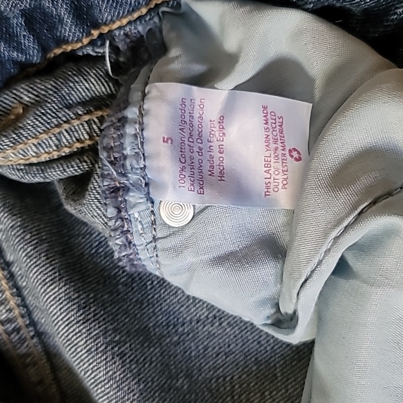 New Jr. Size 5 Jeans. Ultra High Rise Jeans - Embroidered Patches - Distressed - Picture 4 of 5